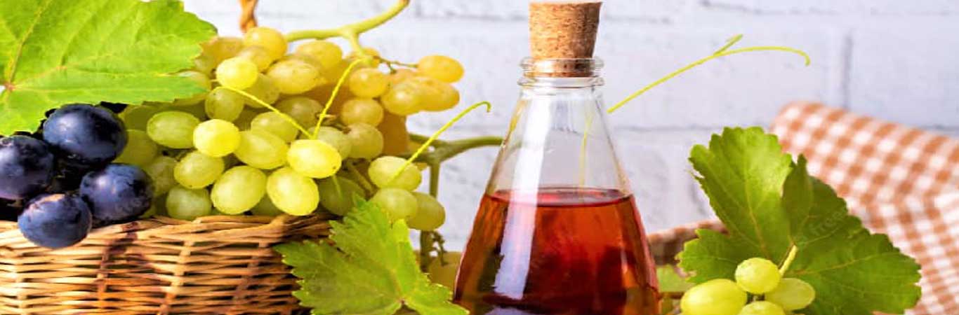 Apple-cider-vinegar-or-grape-vinegar